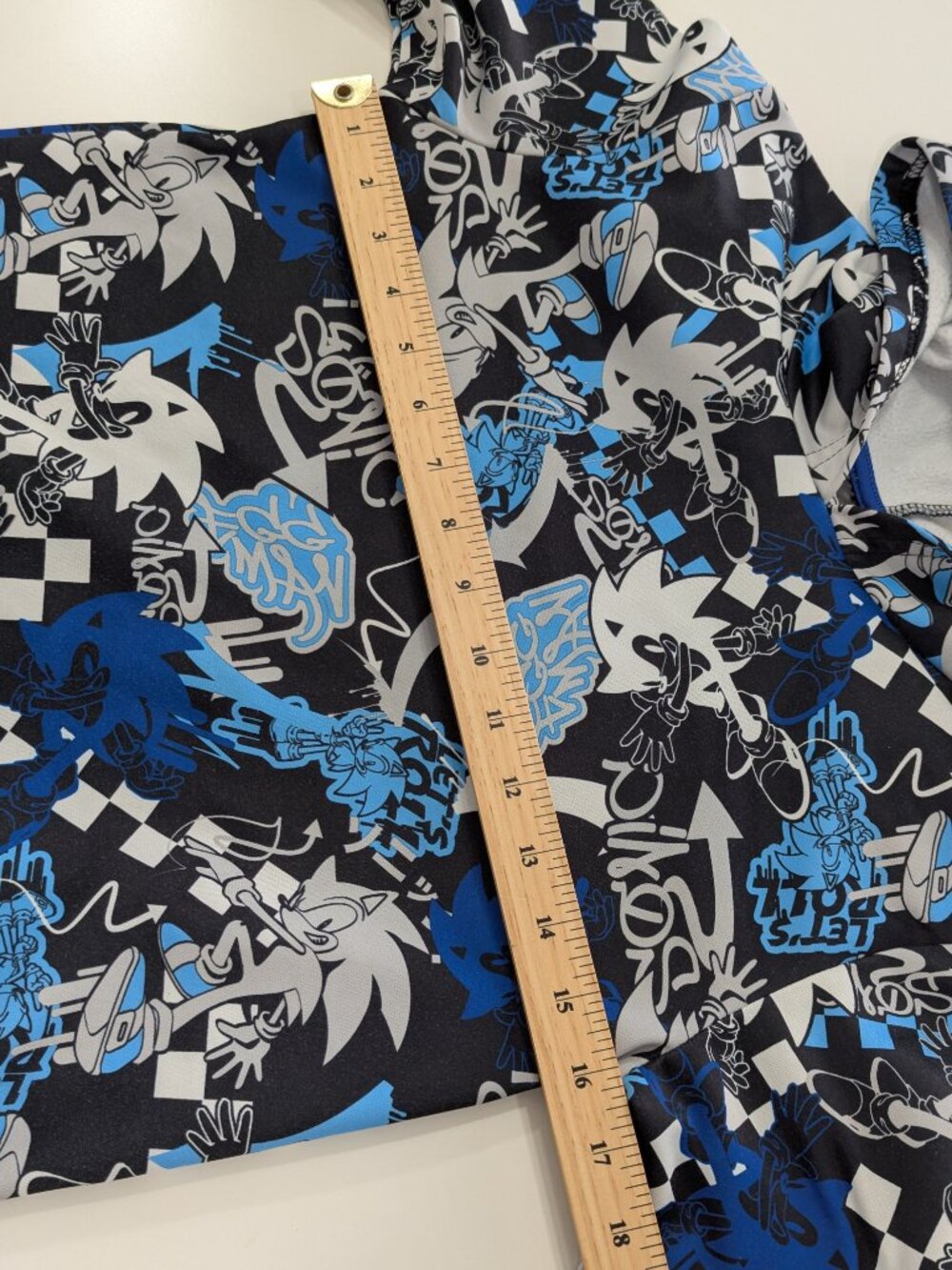 Sonic the Hedgehog hoodie Kid’s Large (10-12) - Picture 9 of 11